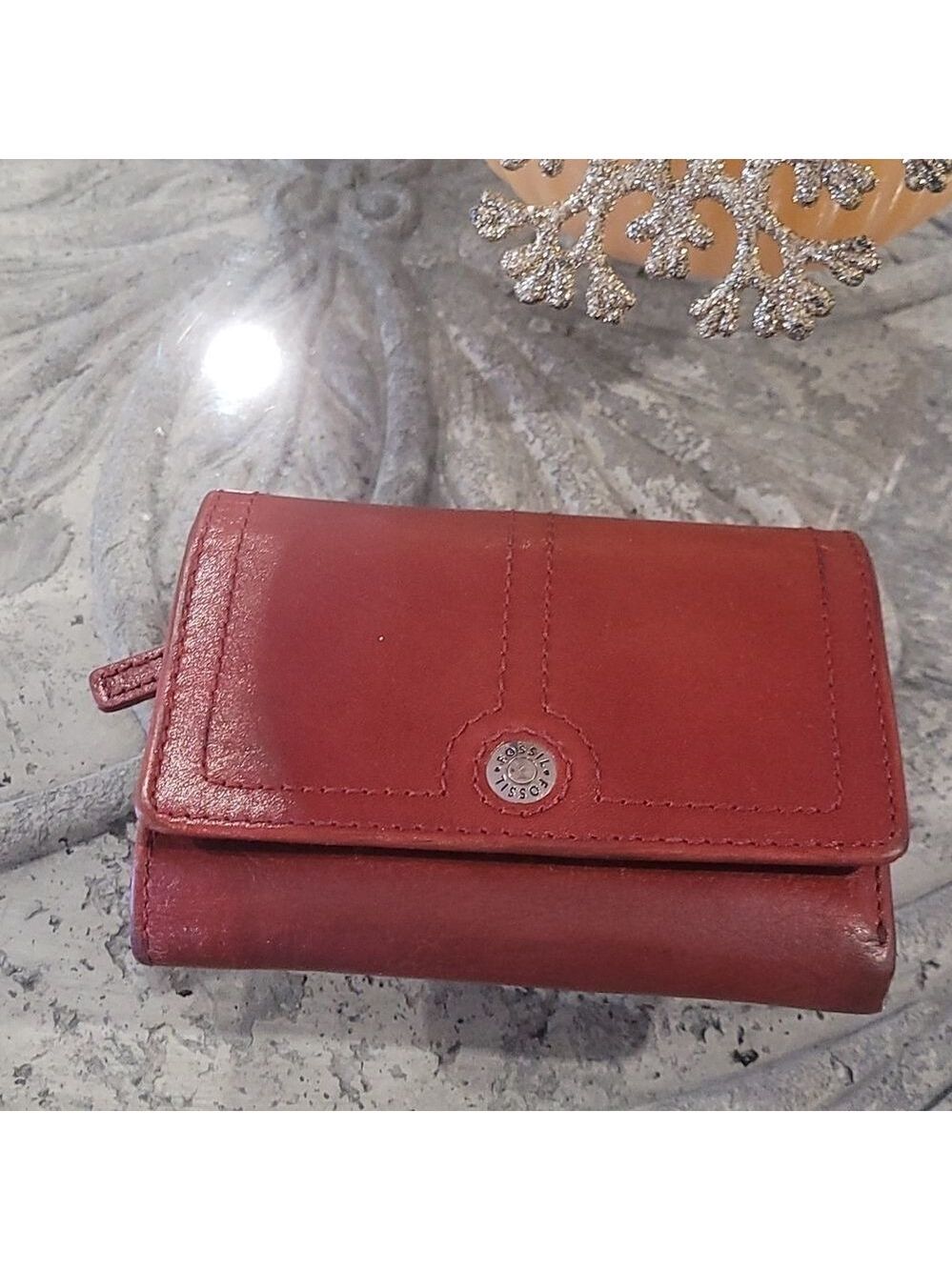 FOSSIL TRIFOLD LEATHER WALLET